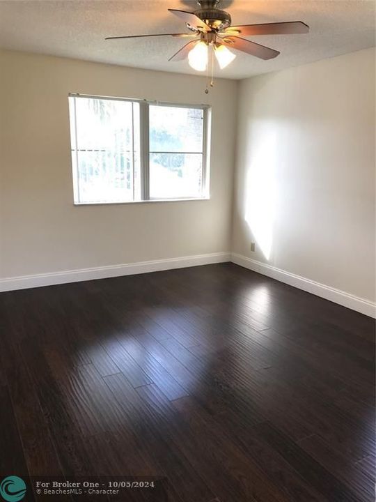 Recently Rented: $1,700 (1 beds, 1 baths, 700 Square Feet)