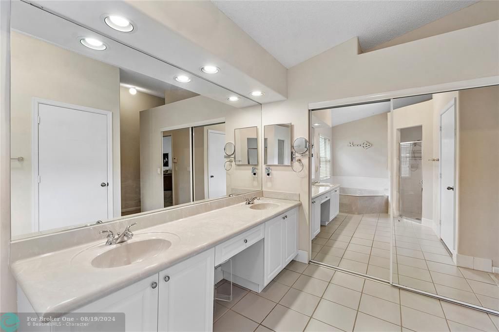 Recently Sold: $685,000 (3 beds, 2 baths, 1852 Square Feet)