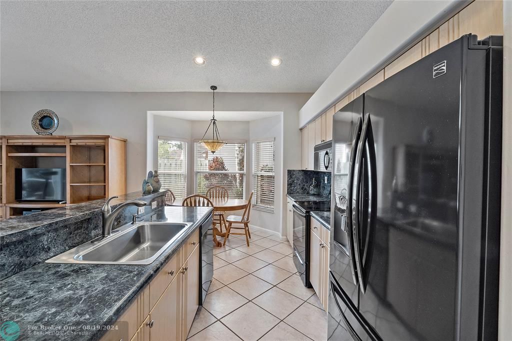 Recently Sold: $685,000 (3 beds, 2 baths, 1852 Square Feet)