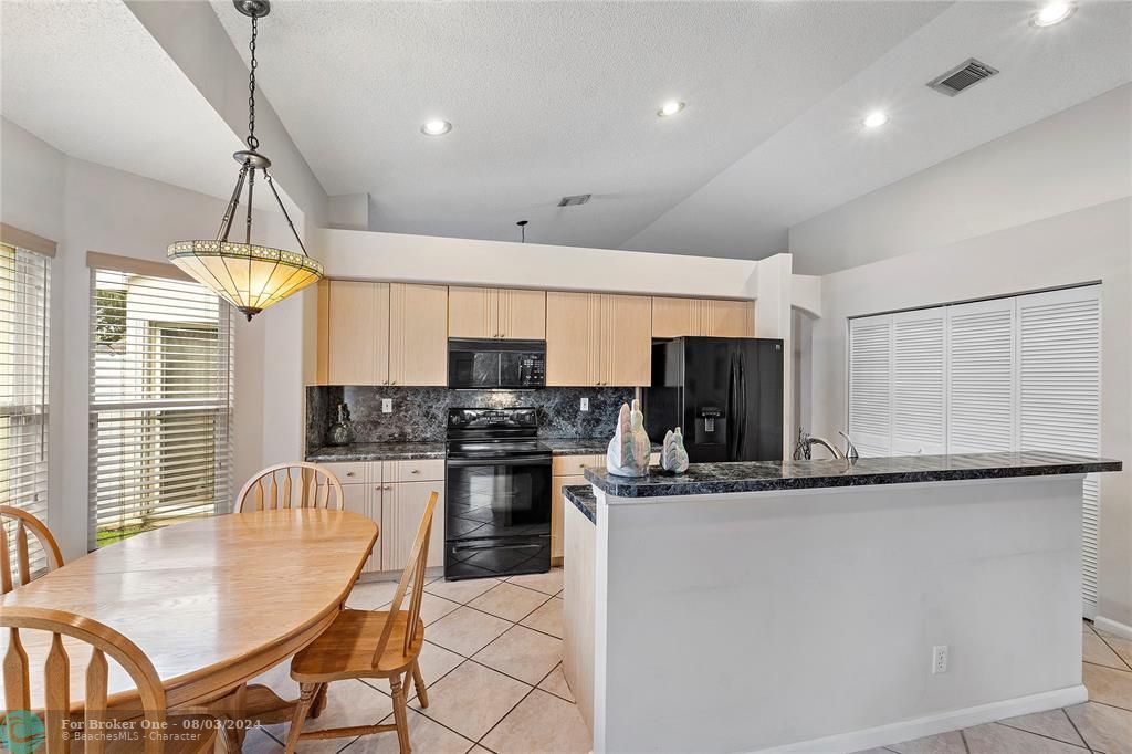 Recently Sold: $685,000 (3 beds, 2 baths, 1852 Square Feet)