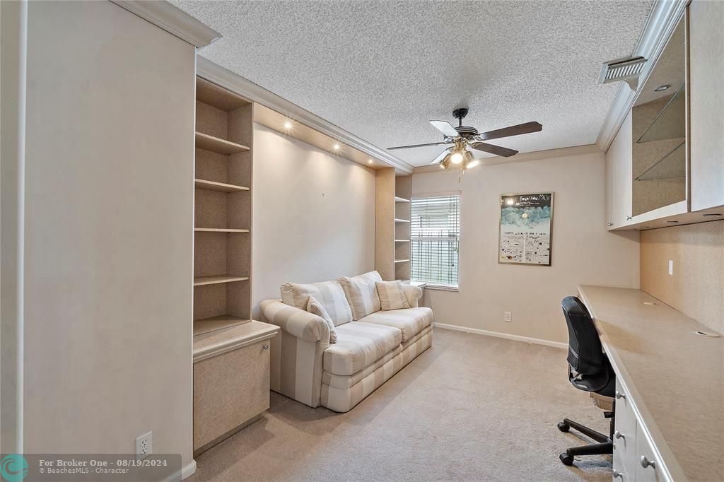 Recently Sold: $685,000 (3 beds, 2 baths, 1852 Square Feet)