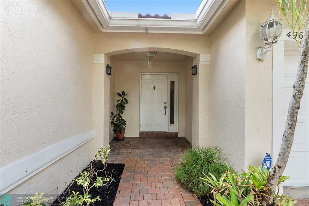 Recently Sold: $685,000 (3 beds, 2 baths, 1852 Square Feet)