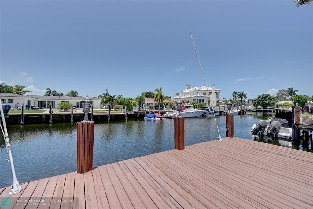 For Sale: $2,075,000 (3 beds, 3 baths, 2847 Square Feet)