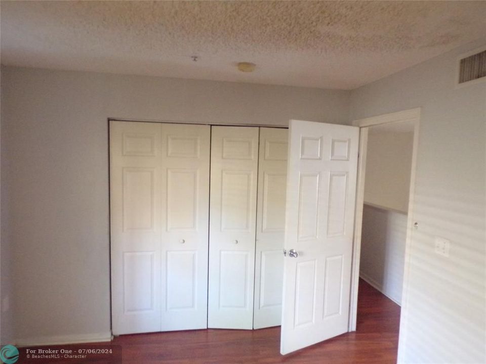 For Rent: $3,500 (3 beds, 2 baths, 1450 Square Feet)