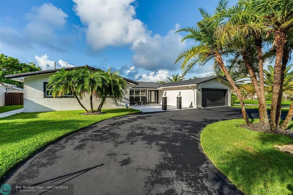 For Sale: $1,200,000 (3 beds, 2 baths, 2128 Square Feet)