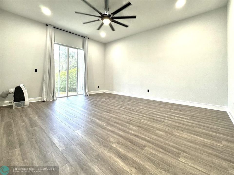 For Rent: $4,500 (4 beds, 2 baths, 2323 Square Feet)