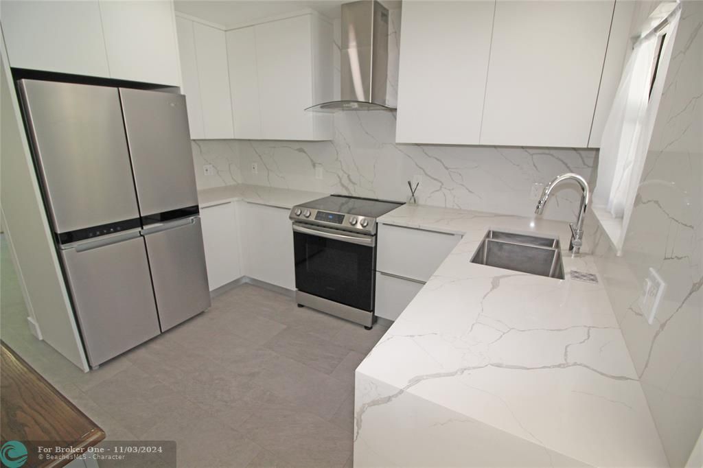 For Rent: $4,950 (3 beds, 2 baths, 1242 Square Feet)