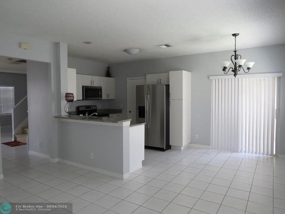 For Rent: $3,100 (3 beds, 2 baths, 1636 Square Feet)