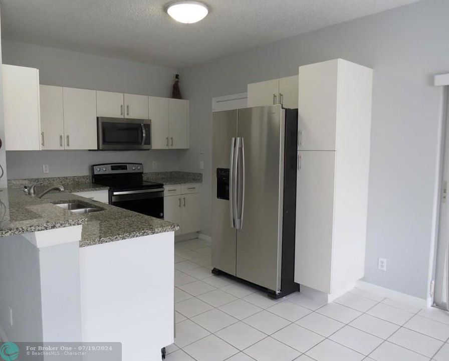 For Rent: $3,100 (3 beds, 2 baths, 1636 Square Feet)