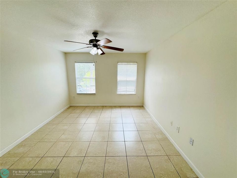 For Rent: $2,250 (3 beds, 2 baths, 1300 Square Feet)