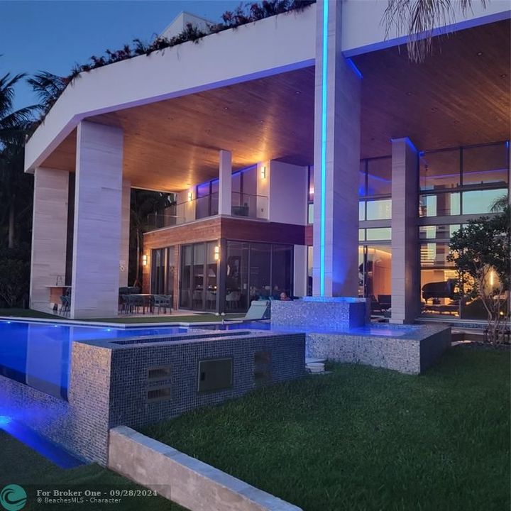 En Venta: $19,995,000 (5 camas, 5 baños, 7372 Pies cuadrados)