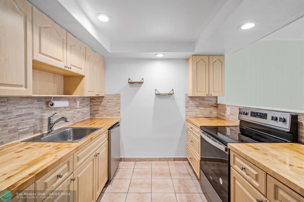 For Rent: $4,499 (3 beds, 2 baths, 1486 Square Feet)