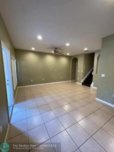 For Rent: $2,275 (2 beds, 2 baths, 1151 Square Feet)