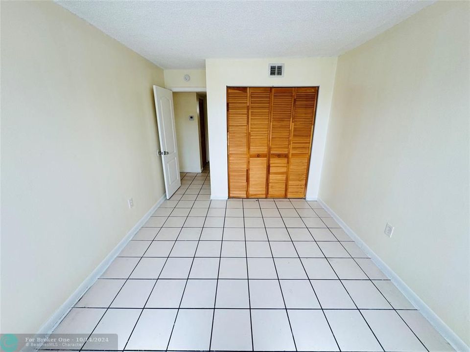 Active With Contract: $1,650 (2 beds, 2 baths, 1100 Square Feet)