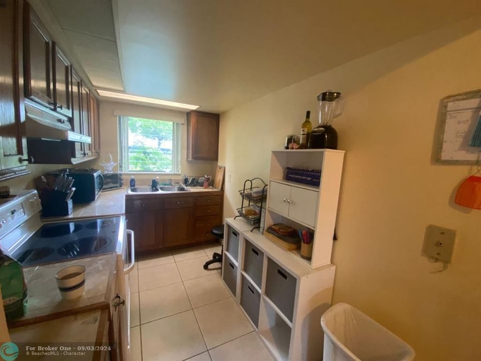 Active With Contract: $99,000 (1 beds, 1 baths, 615 Square Feet)