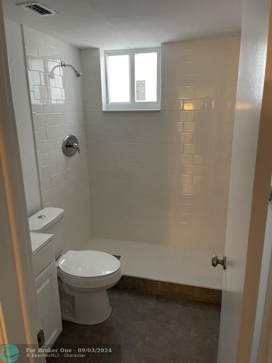 For Rent: $2,499 (2 beds, 2 baths, 4615 Square Feet)