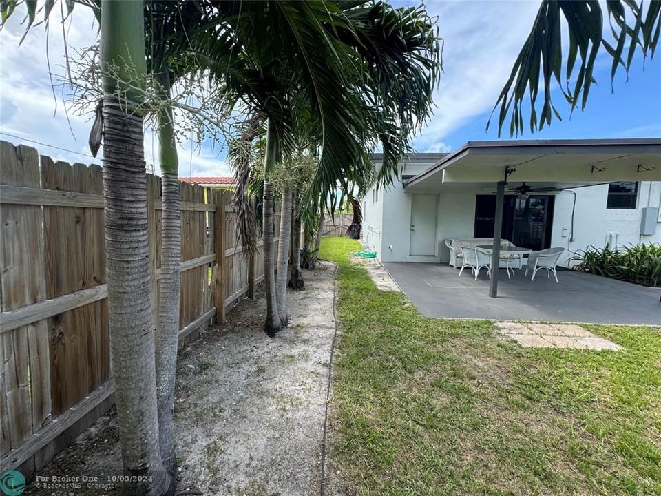 Recently Sold: $550,000 (3 beds, 2 baths, 1728 Square Feet)