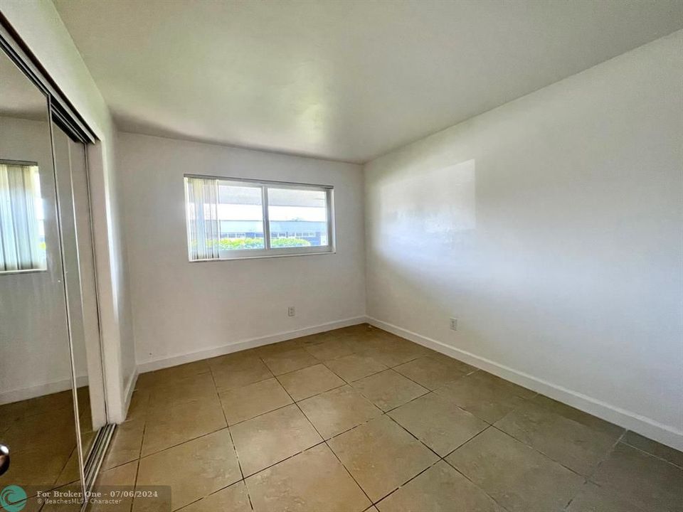 For Sale: $2,400 (2 beds, 1 baths, 1380 Square Feet)
