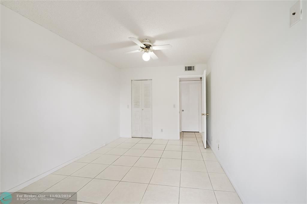 For Rent: $1,800 (2 beds, 1 baths, 953 Square Feet)