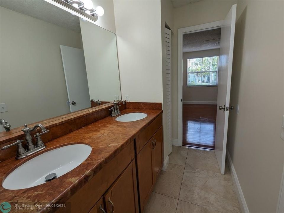 For Sale: $530,900 (3 beds, 2 baths, 1844 Square Feet)