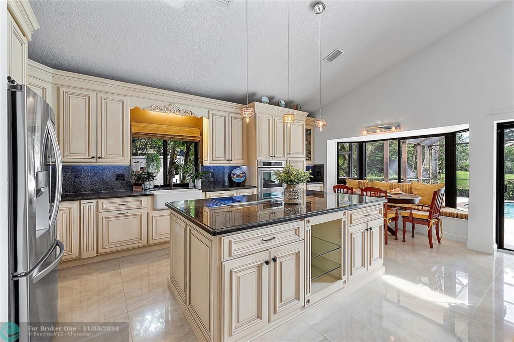 Recently Sold: $1,000,000 (4 beds, 3 baths, 2856 Square Feet)