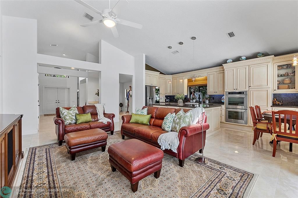 Recently Sold: $1,000,000 (4 beds, 3 baths, 2856 Square Feet)