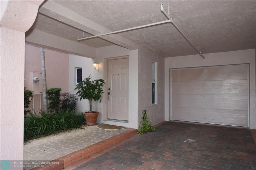 For Rent: $3,950 (2 beds, 2 baths, 1724 Square Feet)