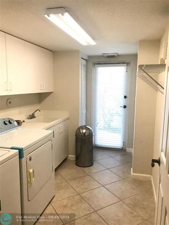 For Rent: $3,950 (2 beds, 2 baths, 1724 Square Feet)