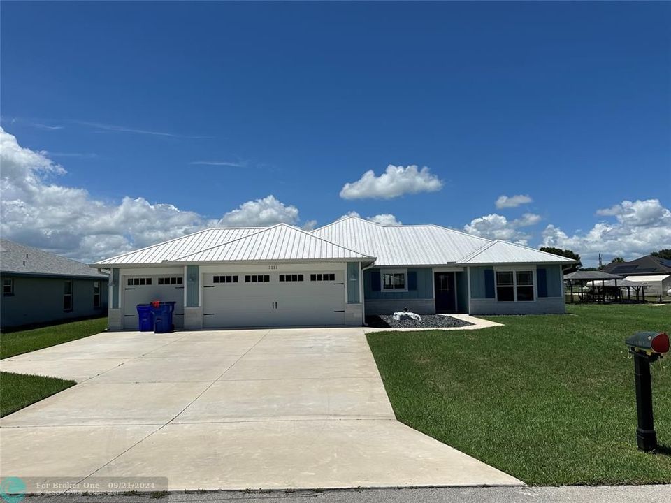 For Sale: $559,000 (3 beds, 2 baths, 1870 Square Feet)