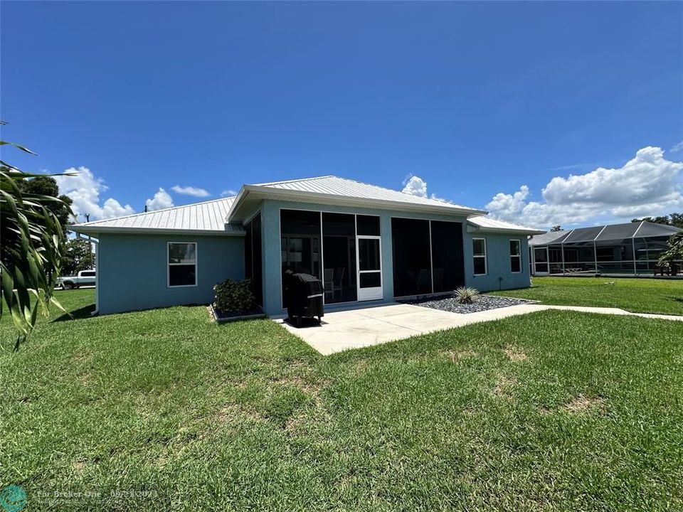 For Sale: $559,000 (3 beds, 2 baths, 1870 Square Feet)