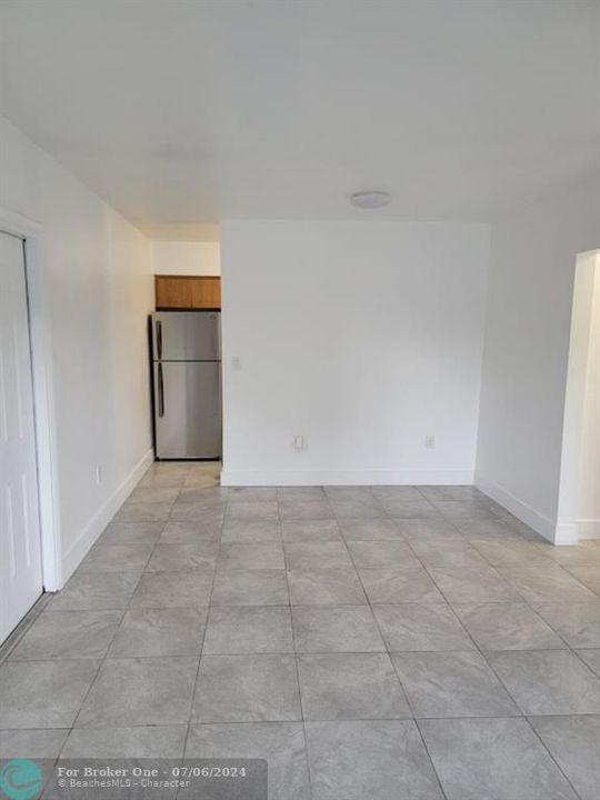For Rent: $2,100 (2 beds, 1 baths, 715 Square Feet)