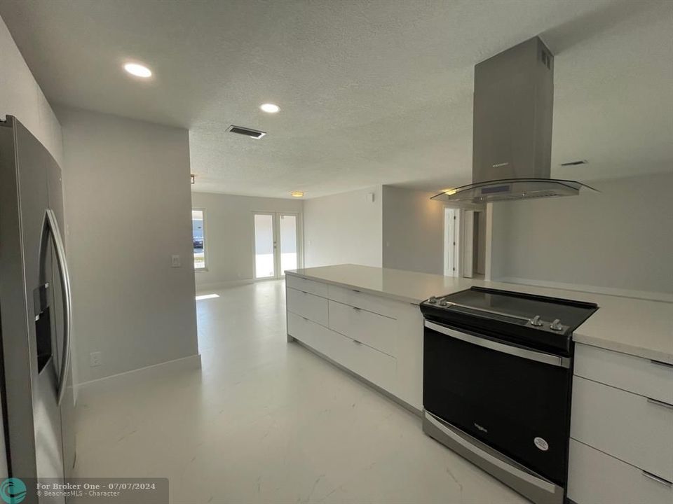 For Rent: $6,500 (4 beds, 2 baths, 2348 Square Feet)