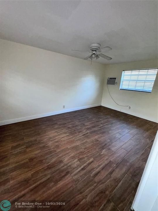 Active With Contract: $1,675 (1 beds, 1 baths, 600 Square Feet)