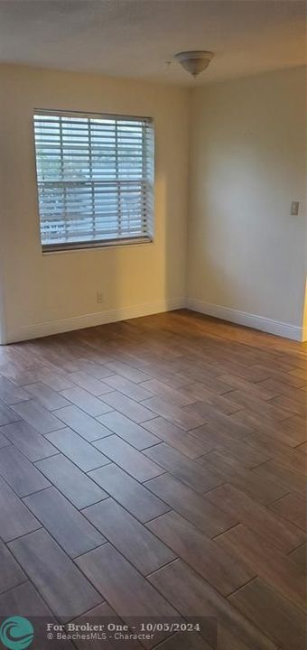 Active With Contract: $1,675 (1 beds, 1 baths, 600 Square Feet)