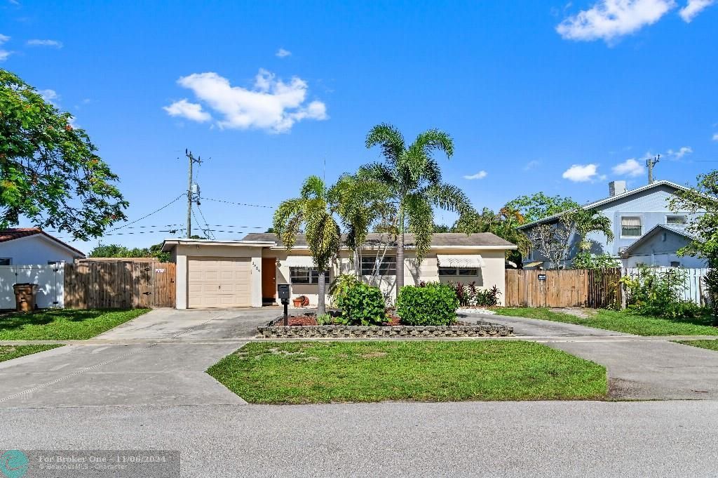 For Sale: $515,000 (3 beds, 2 baths, 1240 Square Feet)