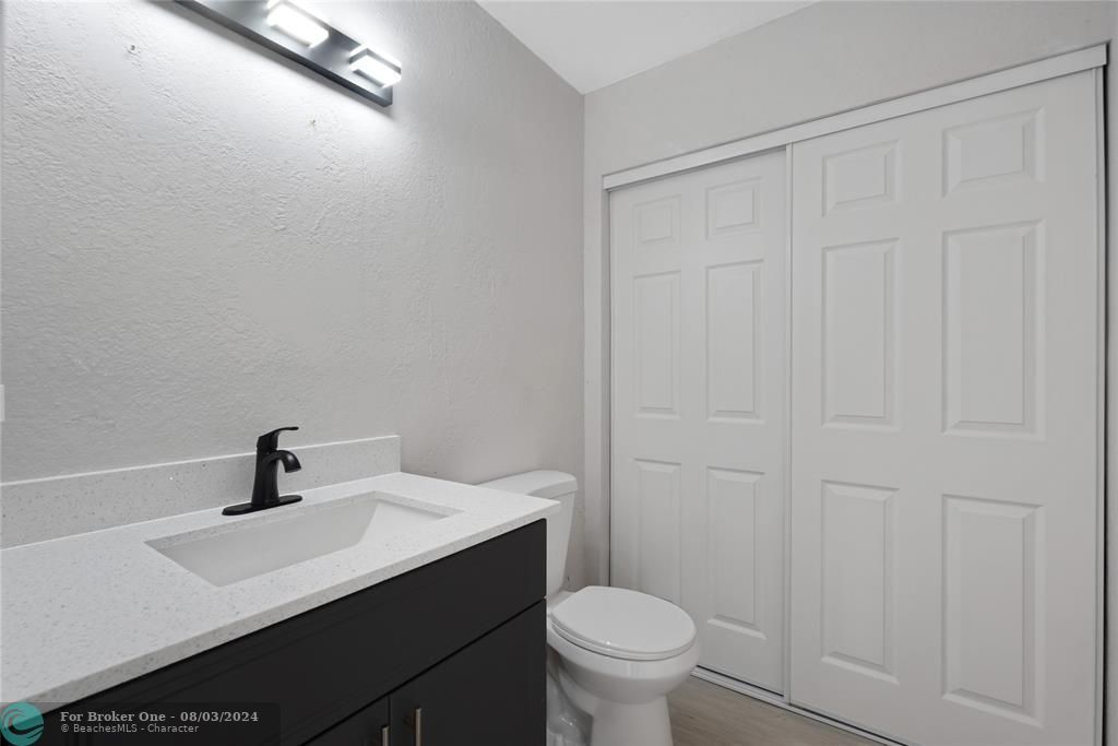 For Sale: $375,000 (2 beds, 2 baths, 1284 Square Feet)