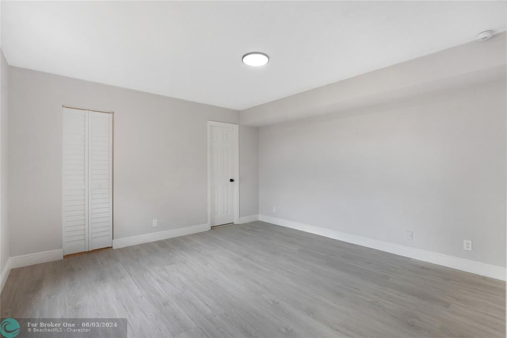 For Sale: $375,000 (2 beds, 2 baths, 1284 Square Feet)