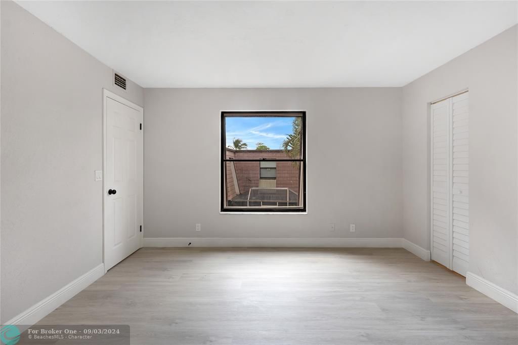 For Sale: $375,000 (2 beds, 2 baths, 1284 Square Feet)