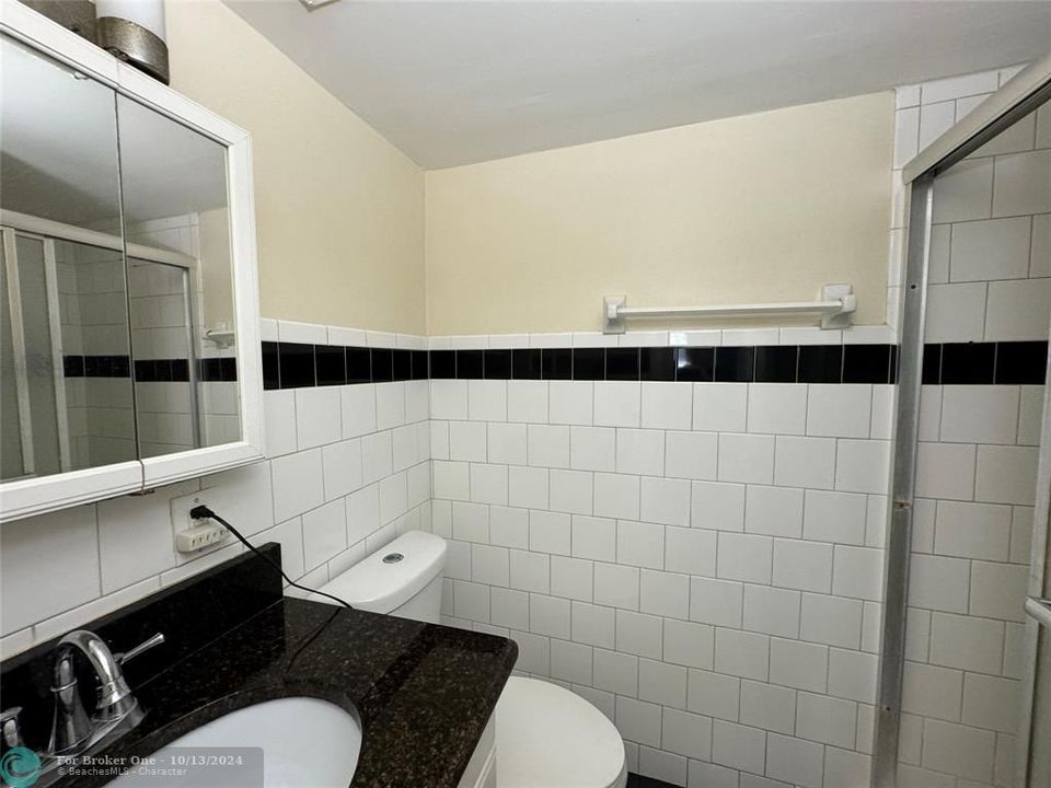 For Sale: $149,900 (1 beds, 1 baths, 675 Square Feet)