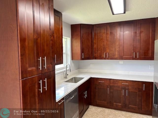 For Rent: $2,800 (3 beds, 1 baths, 1232 Square Feet)