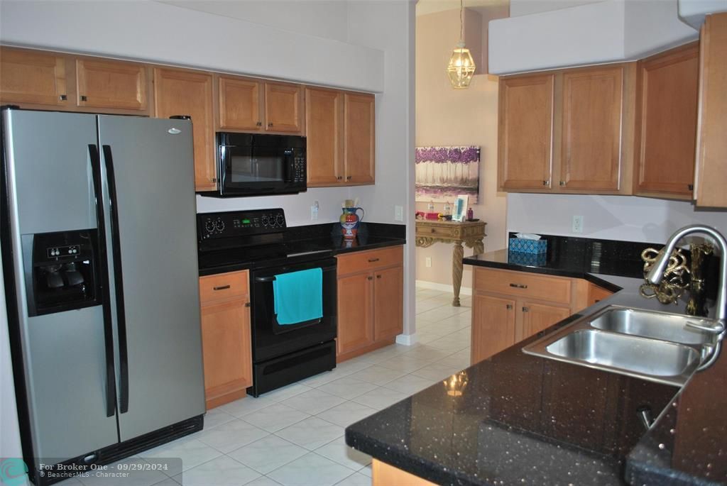 For Sale: $324,900 (3 beds, 2 baths, 1692 Square Feet)