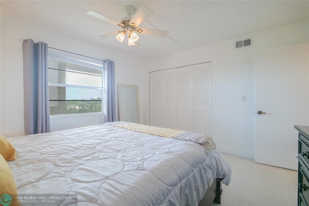 For Sale: $189,000 (2 beds, 2 baths, 1260 Square Feet)