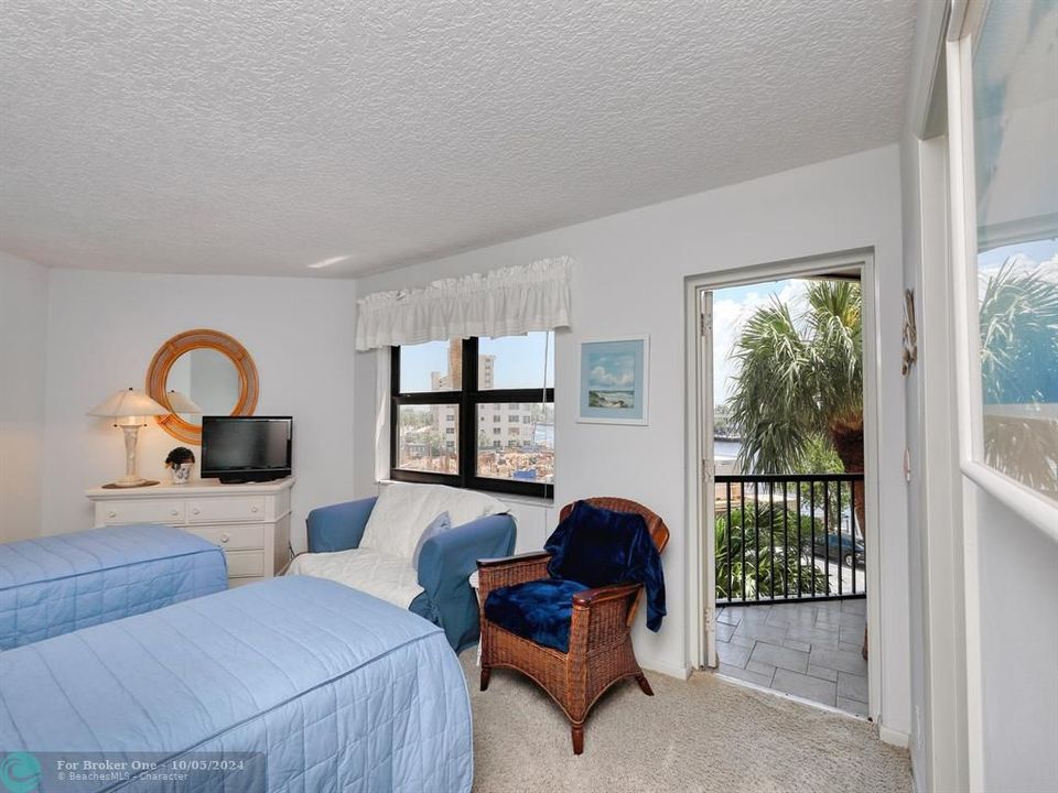 For Sale: $559,000 (2 beds, 2 baths, 1480 Square Feet)