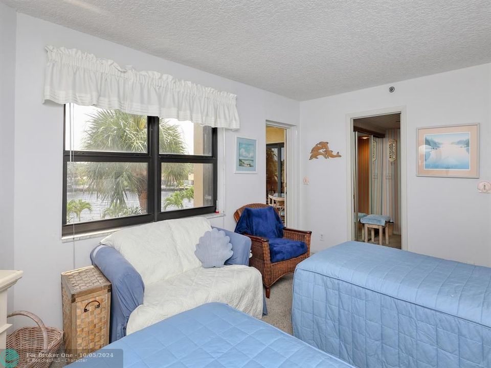 For Sale: $559,000 (2 beds, 2 baths, 1480 Square Feet)