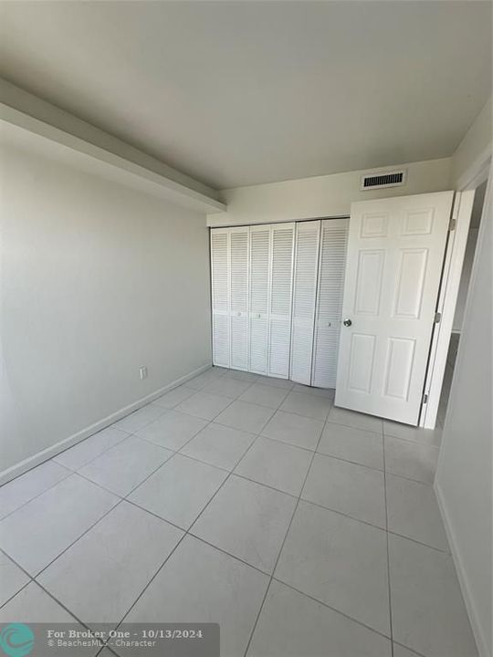 For Rent: $2,300 (2 beds, 1 baths, 984 Square Feet)