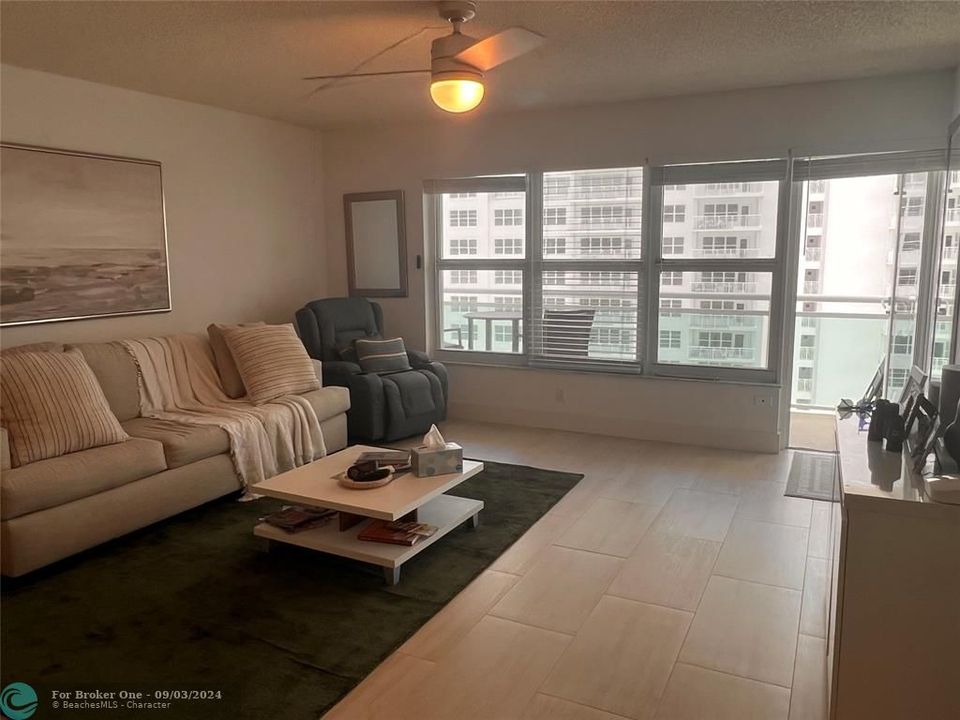 For Rent: $3,000 (1 beds, 1 baths, 1088 Square Feet)