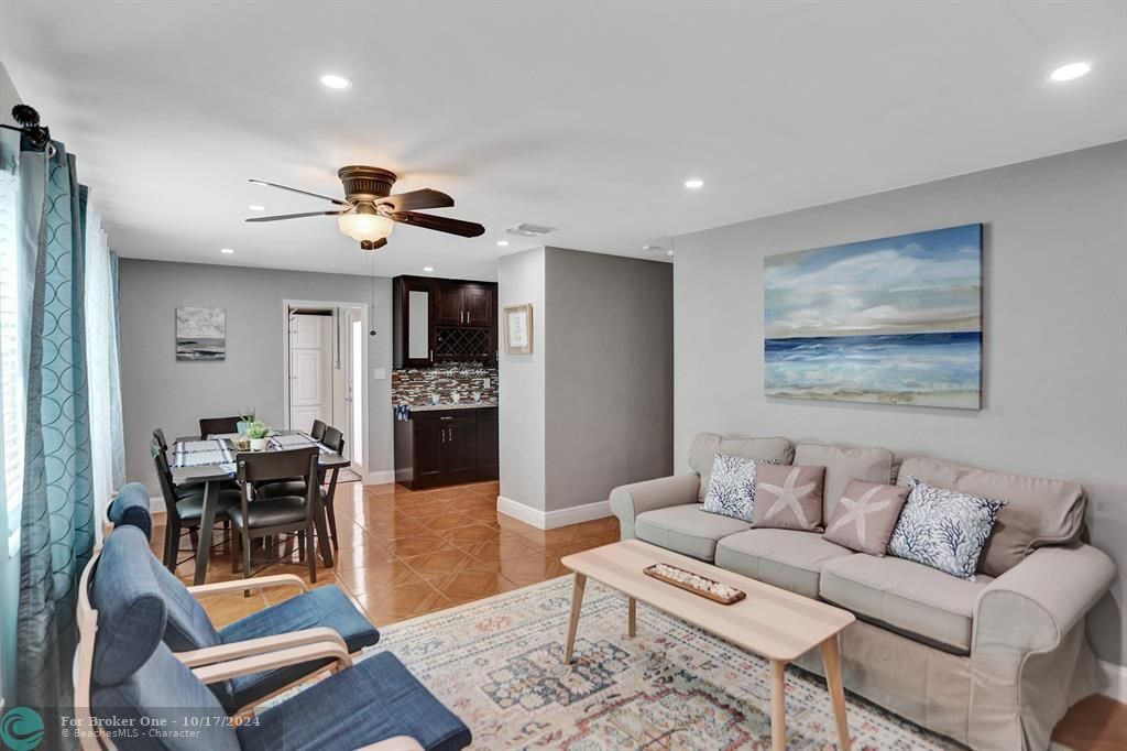 Recently Sold: $450,000 (3 beds, 2 baths, 1248 Square Feet)