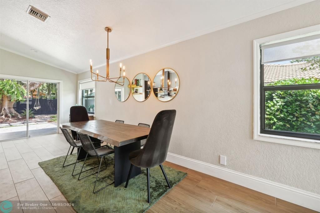 Recently Sold: $595,000 (3 beds, 2 baths, 1446 Square Feet)