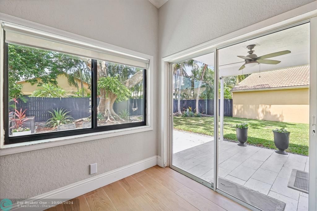 Recently Sold: $595,000 (3 beds, 2 baths, 1446 Square Feet)