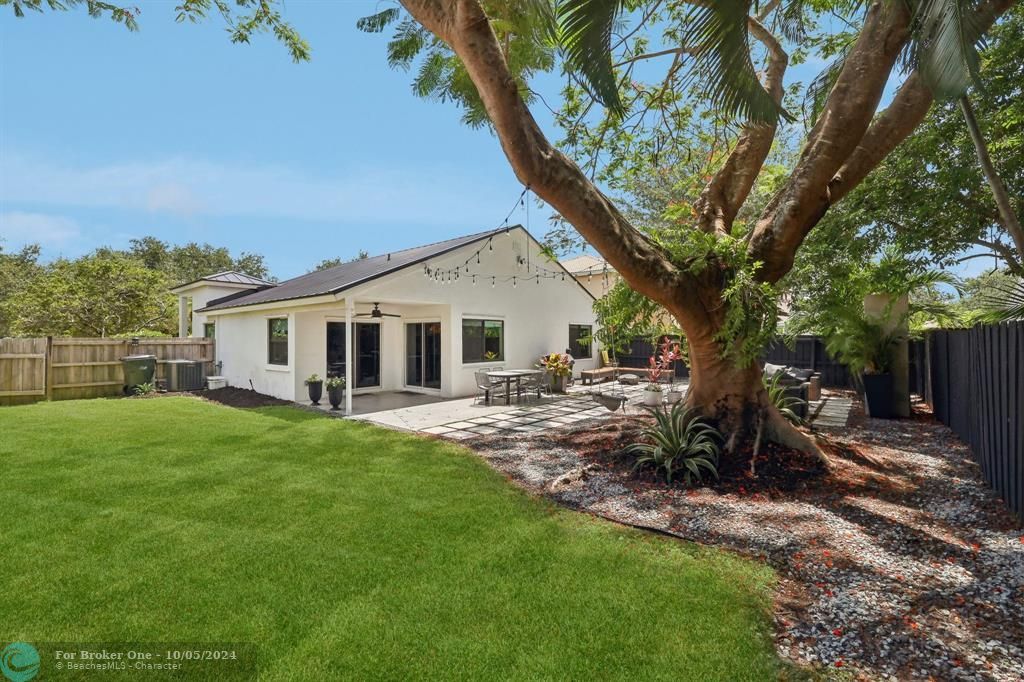 Recently Sold: $595,000 (3 beds, 2 baths, 1446 Square Feet)